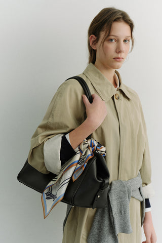 SOFT FRAME SHOULDER BAG BLACK