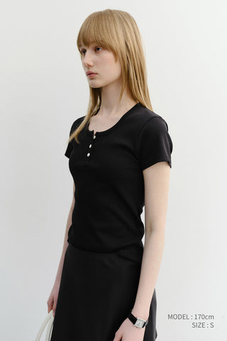 CLASSIC SCOOP NECK TOP BLACK