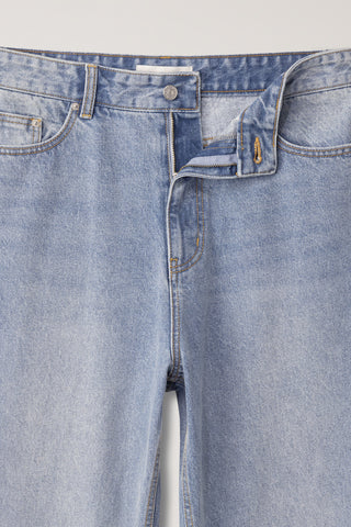 SEMI FLARED JEANS LIGHT BLUE