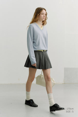 UNISEX SOFT V-NECK SWEATER SOFT BLUE