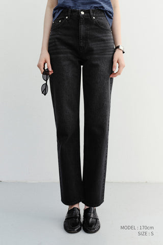 ESSENTIAL CROPPED JEANS BLACK