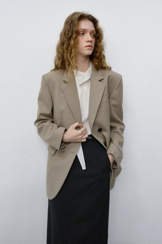 ESSENTIAL 2 BUTTON WOOL BLAZER SAND BEIGE