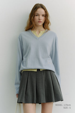 UNISEX SOFT V-NECK SWEATER SOFT BLUE