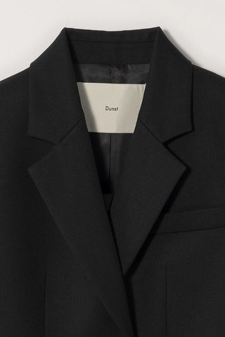 ESSENTIAL 2 BUTTON WOOL BLAZER BLACK