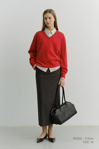 UNISEX SOFT V-NECK SWEATER TOMATO RED