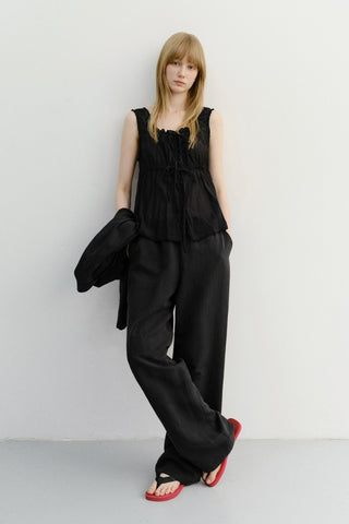 SHIRRING SLEEVELESS BLOUSE BLACK