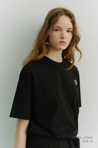 UNISEX LOGO CREASE T-SHIRT BLACK
