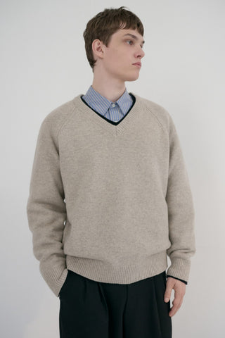 UNISEX SOFT VOLUME V-NECK SWEATER LIGHT PEBBLE
