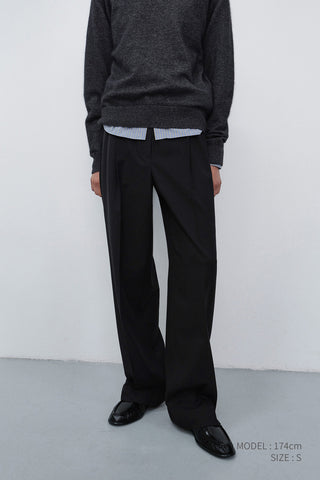 PLEATED SEMI-WIDE SLACKS BLACK