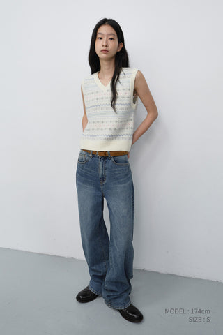 UNISEX CRAFTED V-NECK KNIT VEST CREAM