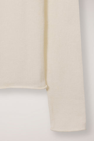 BUTTONED ROUND-NECK KNIT TOP CREAM
