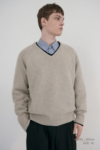 UNISEX SOFT VOLUME V-NECK SWEATER LIGHT PEBBLE