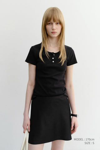 CLASSIC SCOOP NECK TOP BLACK
