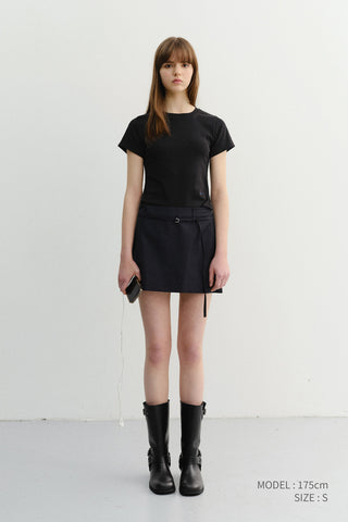 CURVED HEM SLIM TOP BLACK
