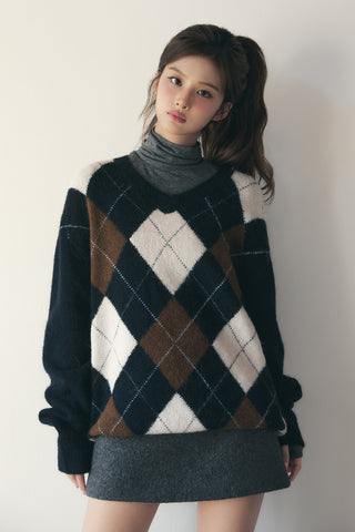 [SULLYOON PICK] UNISEX HAIRY ALPACA ARGYLE SWEATER NAVY