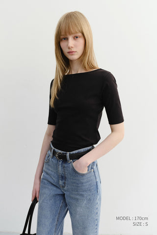 ESSENTIAL BOAT NECK T-SHIRT BLACK
