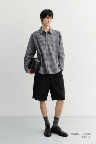 PLEATED BERMUDA SHORTS BLACK