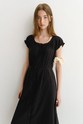 SLEEVELESS SHIRRING DRESS BLACK