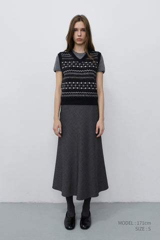 UNISEX CRAFTED V-NECK KNIT VEST NAVY