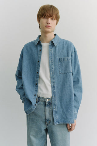 UNISEX OVERSIZED DENIM SHIRT LIGHT BLUE