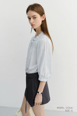 JANE FRILL BLOUSE SOFT BLUE