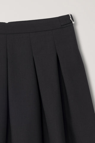 PLEATS MINI SKIRT BLACK