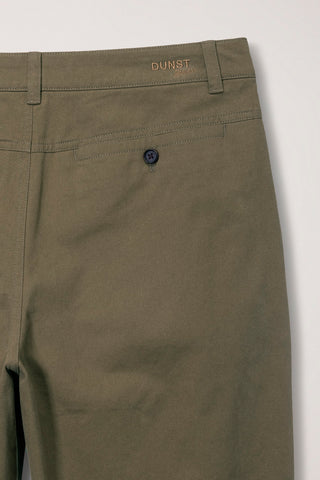 STRAIGHT CHINO SLACKS BEIGE