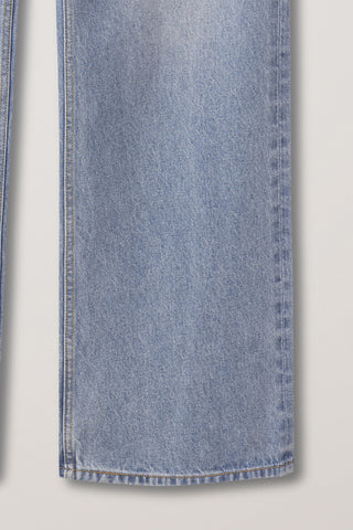 SEMI FLARED JEANS LIGHT BLUE