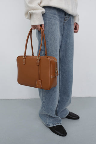 CLASSIC 28 LEATHER BAG TAN