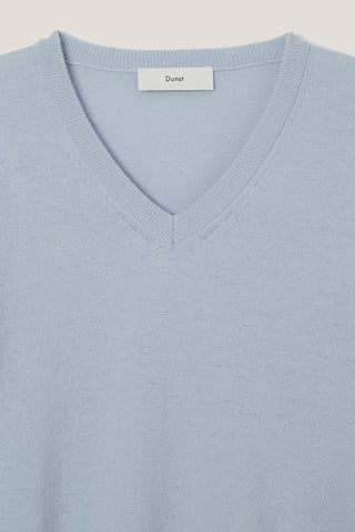 UNISEX SOFT V-NECK SWEATER SOFT BLUE