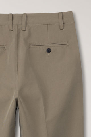 PLEATED CHINO SLACKS KHAKI BROWN