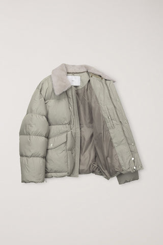 UNISEX COLLARED GOOSE DOWN JACKET BEIGE