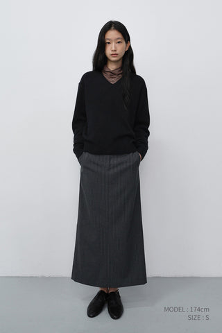 UNISEX CASHMERE V-NECK SWEATER BLACK