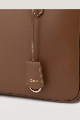 CLASSIC 28 LEATHER BAG TAN