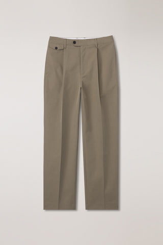 PLEATED CHINO SLACKS KHAKI BROWN