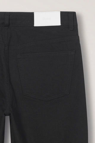 ESSENTIAL LOOSE JEANS BLACK