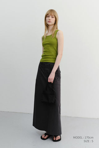 ESSENTIAL SLEEVELESS TOP OLIVE