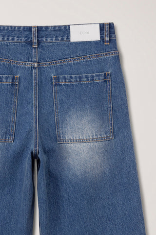 PLEATED BERMUDA DENIM SHORTS CLASSIC BLUE