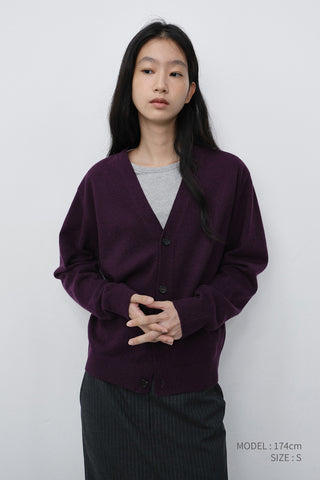 UNISEX V-NECK CARDIGAN PLUM