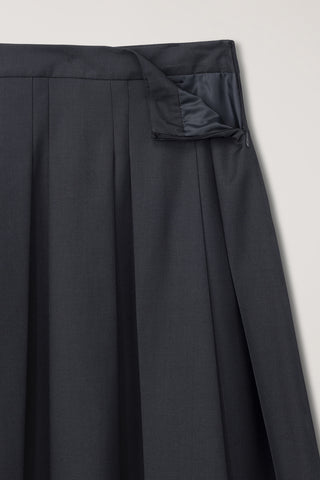 VOLUME PLEATS MIDI SKIRT CHARCOAL GREY