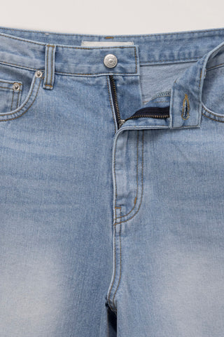 RELAXED BERMUDA DENIM SHORTS LIGHT BLUE