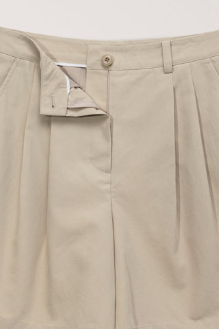 DOUBLE PLEATED BERMUDA SHORTS BEIGE