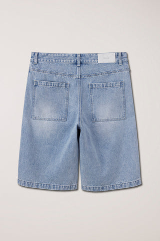 PLEATED BERMUDA DENIM SHORTS LIGHT BLUE