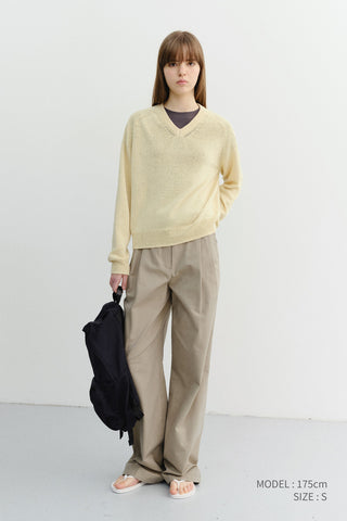 UNISEX V-NECK SWEATER BUTTER