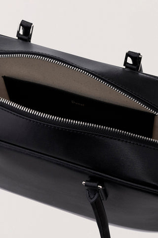 CLASSIC 28 LEATHER BAG BLACK