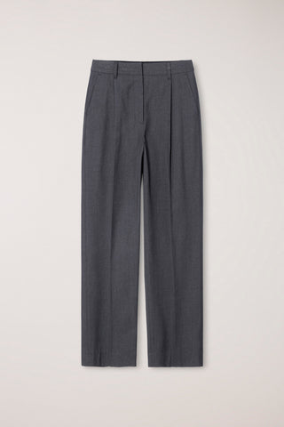 PLEATED SEMI-WIDE SLACKS CHARCOAL GREY