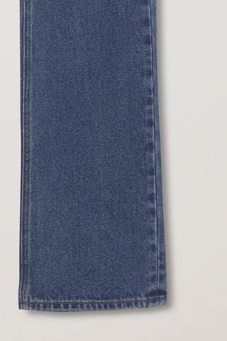 ESSENTIAL SEMI BOOT-CUT JEANS CLASSIC BLUE