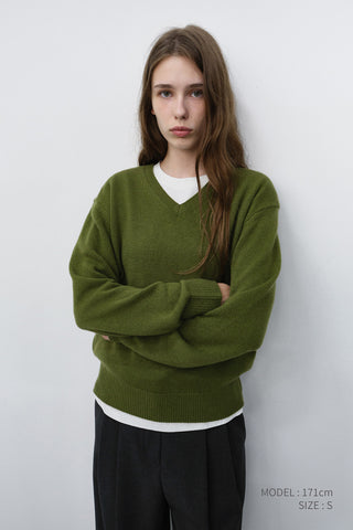 UNISEX CASHMERE V-NECK SWEATER OLIVE GREEN