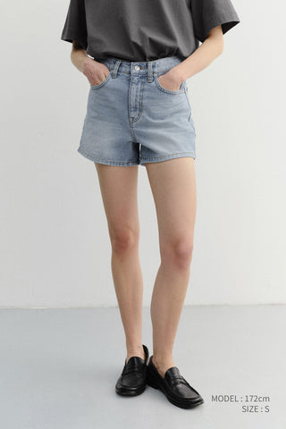 MINI DENIM SHORTS LIGHT BLUE