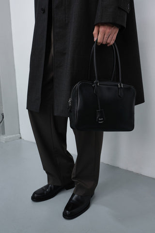 CLASSIC 28 LEATHER BAG BLACK